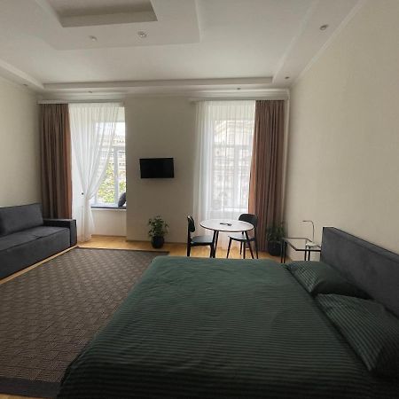 Apartment With The View Of The Opera House Lviv Exterior photo