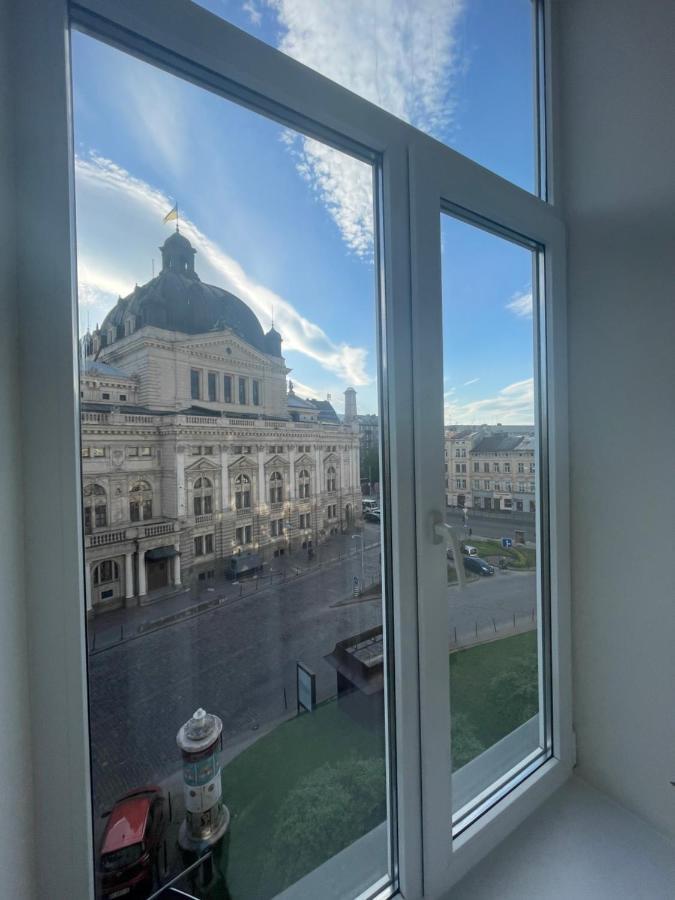 Apartment With The View Of The Opera House Lviv Exterior photo